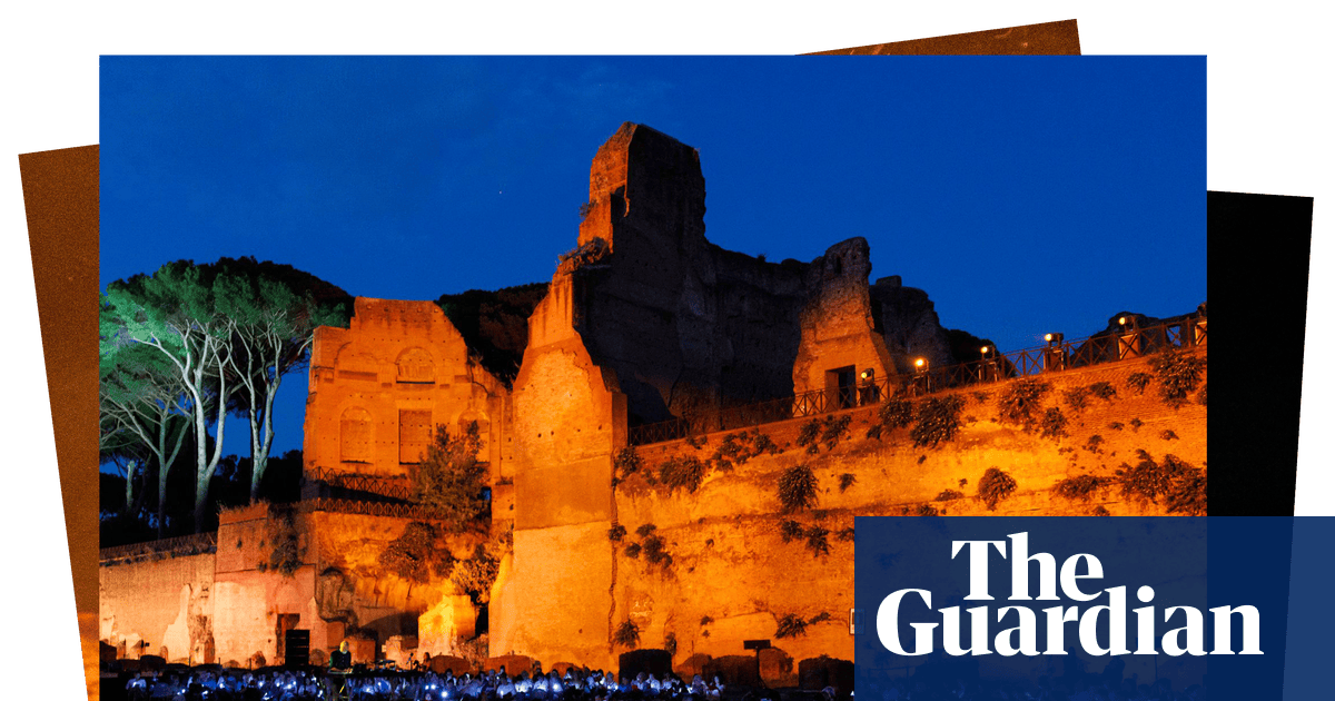Reading in Rome and a palace tour: photos of the day