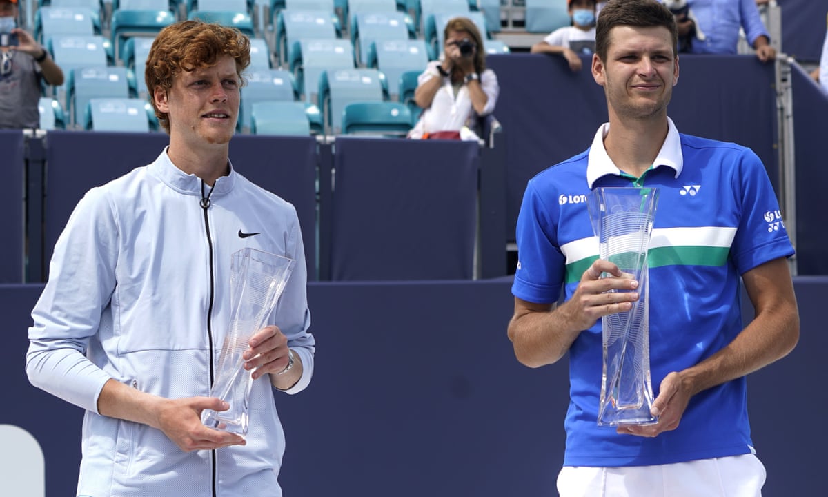 Sorpresa en la final de Miami donde se lleva el título el polaco Hubert Hurkacz ante el joven italiano de 19 años Jannik Sinner Sorpresa en la final de Miami donde se lleva el título el polaco Hubert Hurkacz ante el joven italiano de 19 años Jannik Sinner