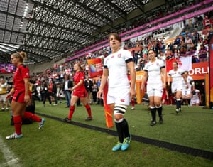 England Captain Katy Mclean leads the team out ahead of the 2014 Women’s Rugby World Cup final between England and Canada at Stade Jean-Bouin.