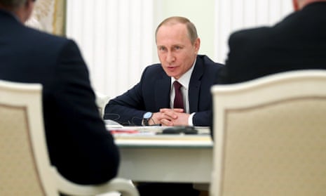 Vladimir Putin meets German businessmen in Moscow.