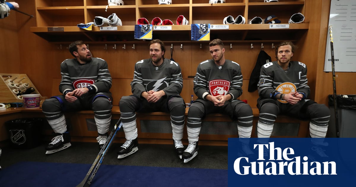 NBA, NHL, MLB and MLS ban non-essential personnel from locker rooms