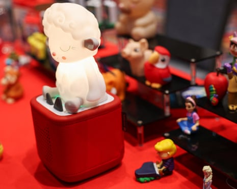 A Toniebox speaker with a lamb on top