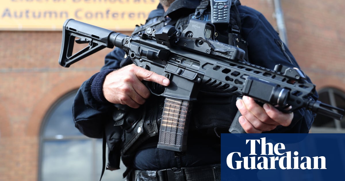 Majority Of Police Officers Are Prepared To Carry Guns Survey Finds Majority Of Police Officers Are Prepared To Carry Guns Survey Finds