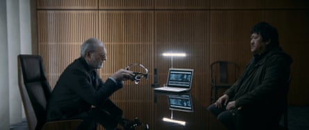 Liam Cunningham as Wade and Benedict Wong as Da Shi in 3 Body Problem.