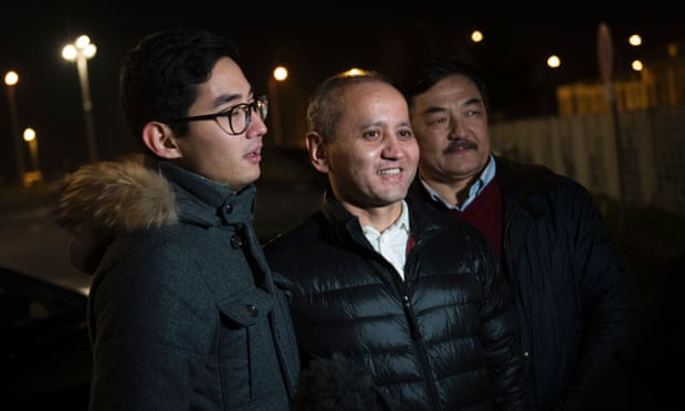 Mukhtar Albyazov (centre) with his son Madiyar after being released from jail in France in 2016.