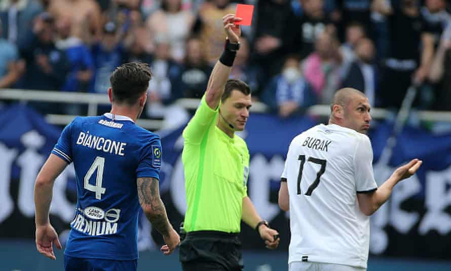 European roundup: Perisic and Martínez help Inter keep Milan in sight | European club football 4 Burak Yilmaz (right) was one of two Lille players sent off, departing after Renato Sanches had received a second yellow card.