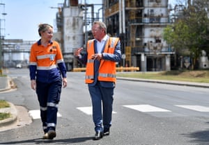 Andrew ‘Twiggy’ Forrest with one of his workers at a hydrogen announcement in Brisbane on Monday