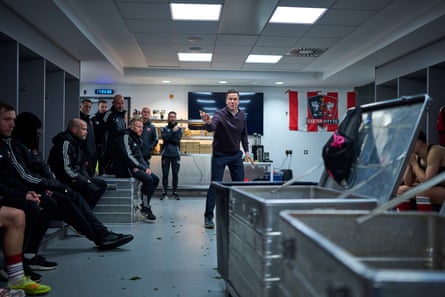 Gary Caldwell speaking to his players after the final whistle.