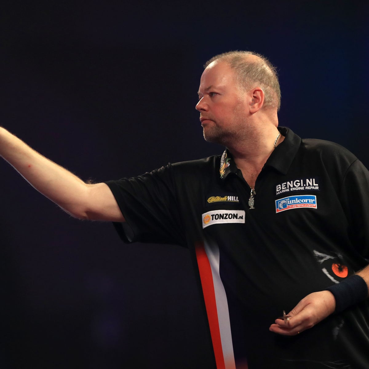 pdc world darts championship raymond van barneveld eases through pdc world championships the guardian