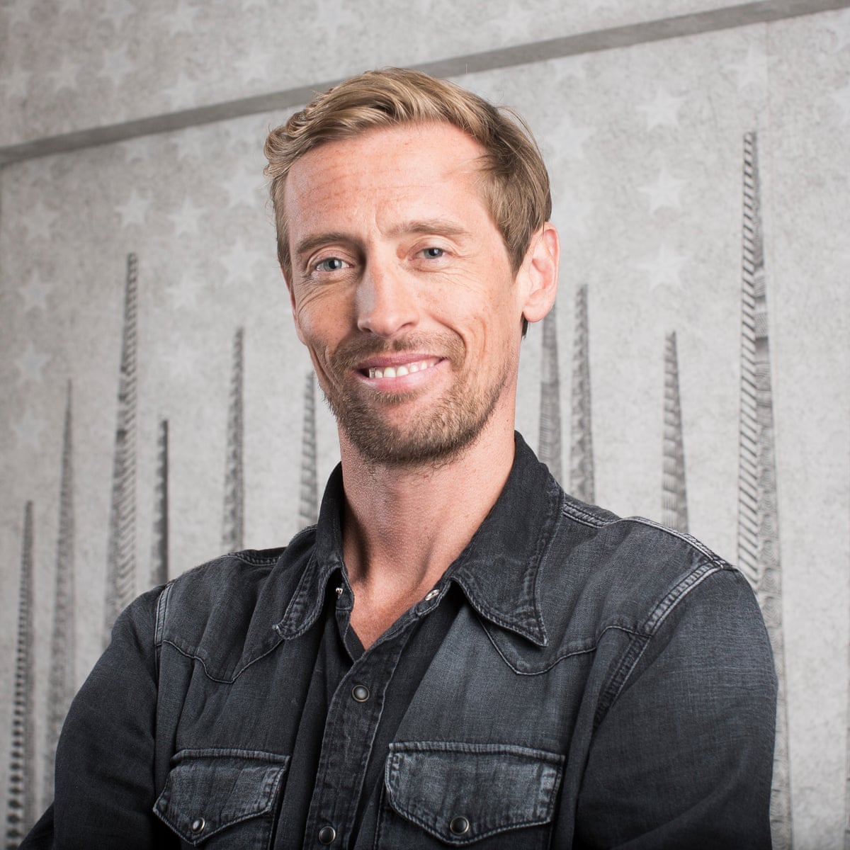 Peter Crouch I Ve Got A Photo Of Me And Mickey Rourke Doing The Robot Football The Guardian