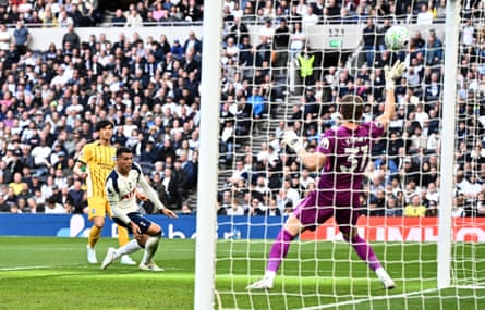 Kaoru Mitoma scores against Spurs