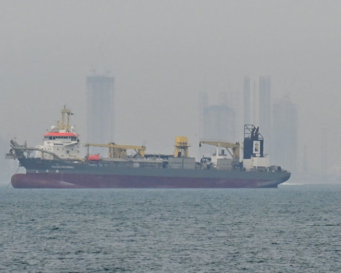 Global stock markets tumble as Trump bid to avert oil crisis in strait of Hormuz fails to reassure