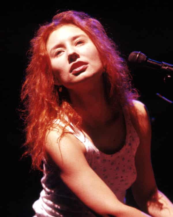 Amos on stage in Cambridge in 1993.