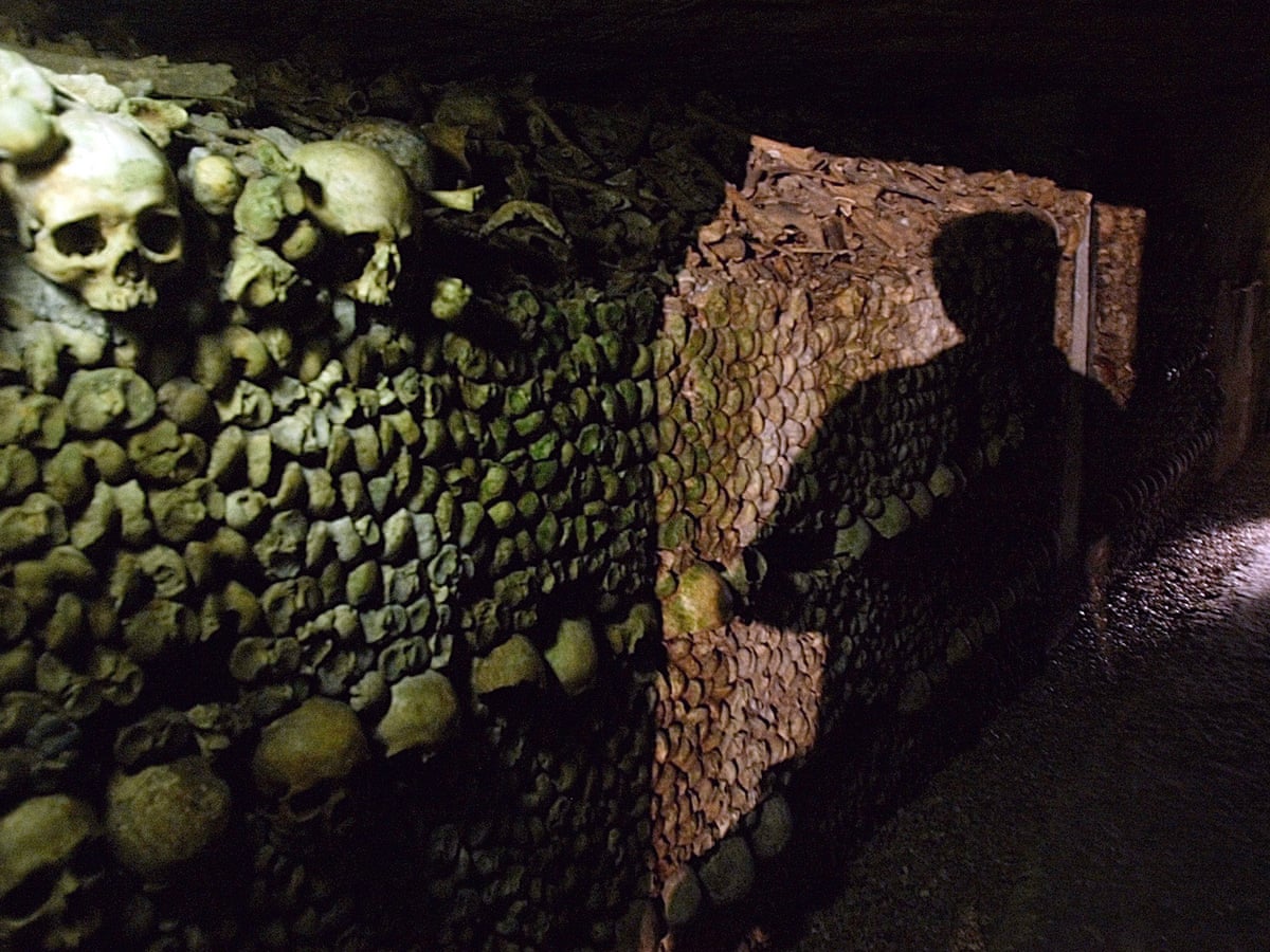 Estremamente Importante Aereo Orrore Paris Catacombs Secret Entrance estremamente-importante-aereo-orrore-paris-catacombs-secret-entrance