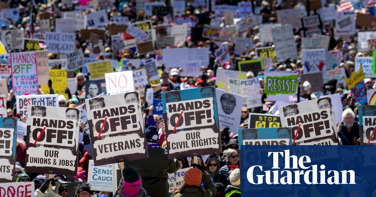 Anti-Trump protests get under way across the US - video