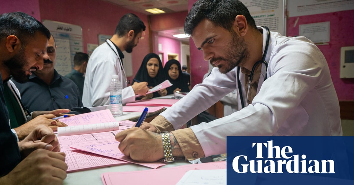 Faintings, blackouts and violence: Iraq's scorching emergency  in pictures