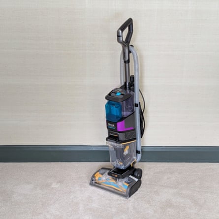 Andy Shaw testing carpet cleaners: Shark CarpetXpert angle