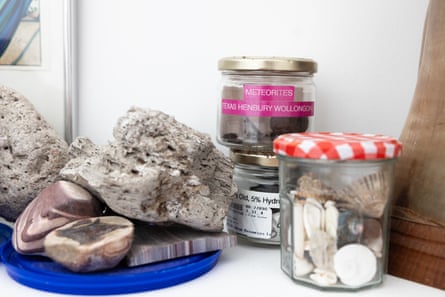 Rocks, shells – and a meteorite in an upcycled salsa jar