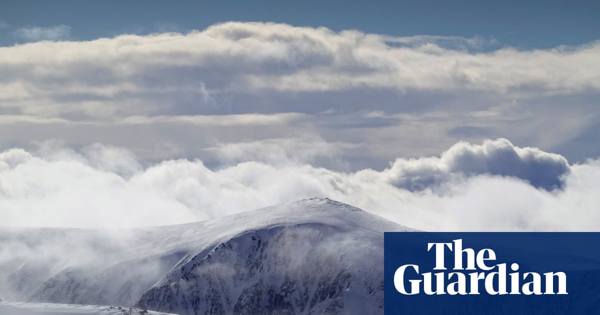 Storm Dave Messed Up the UK, Fam Got No Power