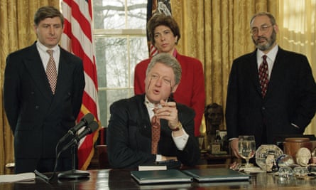 Bill Clinton in the Oval Office with Council of Economic Advisers members Martin Baily, Chairwoman Laura Tyson and Stiglitz.