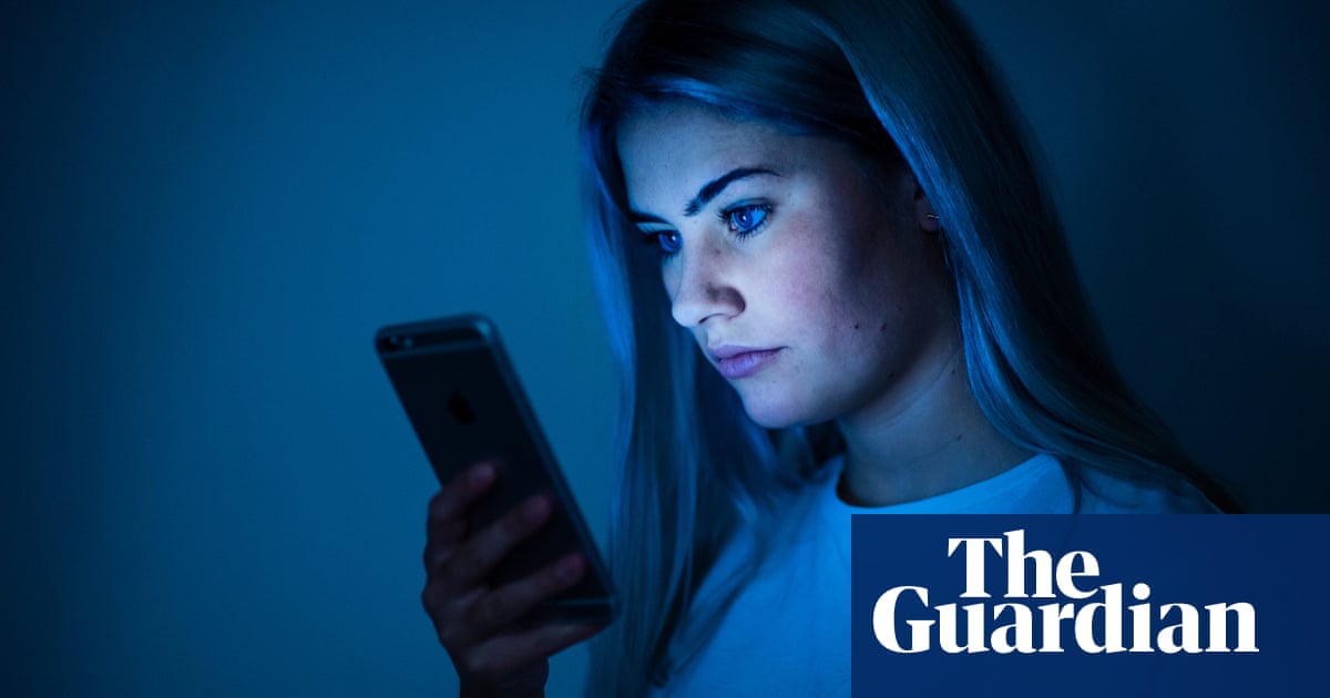 Instagram ‘pushes weight-loss messages to teenagers’