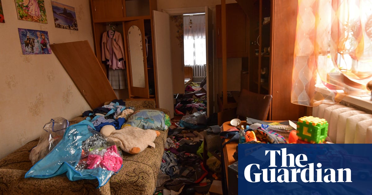‘They took our clothes’: Ukrainians returning to looted homes