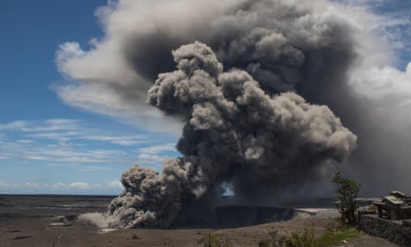 US: Hawaii volcano destroys dozens of structures<br>HAWAII, USA - MAY 17: (----EDITORIAL USE ONLY  MANDATORY CREDIT - "USGS / HANDOUT" - NO MARKETING NO ADVERTISING CAMPAIGNS - DISTRIBUTED AS A SERVICE TO CLIENTS----) Ash plume rises following a massive volcano eruption on Kilauea volcano in Hawaii, United States on May 17, 2018. Lava is spewing more than 60 metres into the air and spread around 36,000 square metres.  (Photo by USGS / Handout/Anadolu Agency/Getty Images)