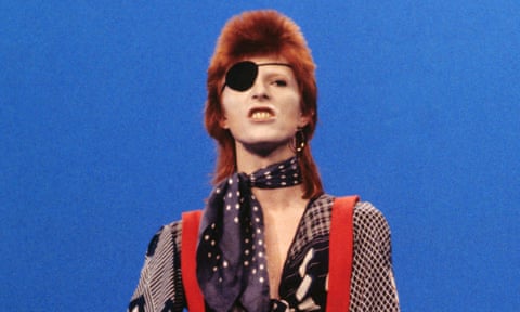 David Bowie on the Dutch TV show TopPop in 1974.