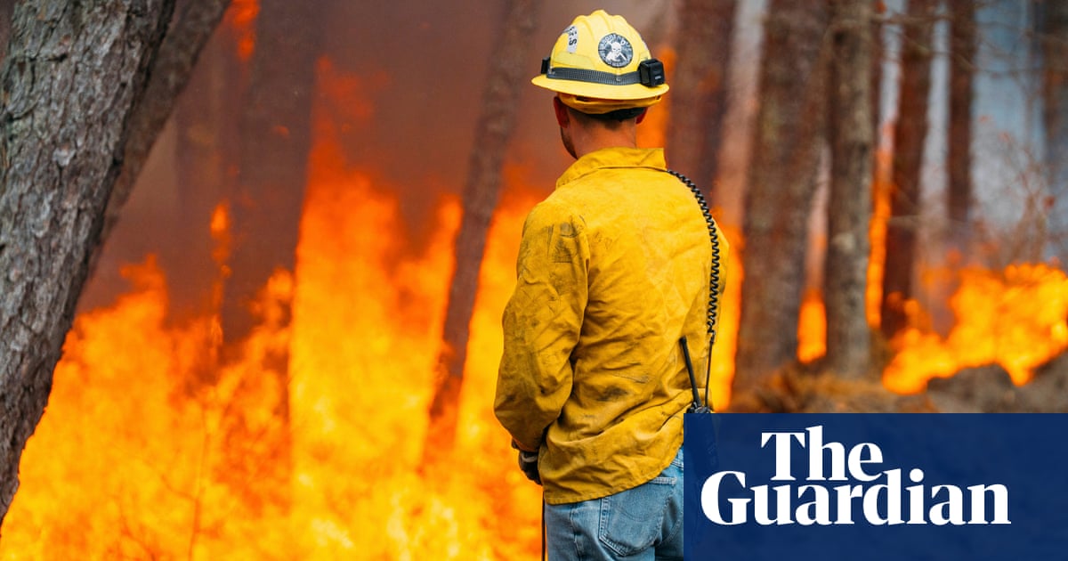 Three wildfires burn more than 3,300 acres in North and South Carolina Three wildfires burn more than 3,300 acres in North and South Carolina