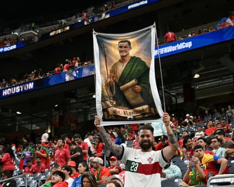 Portugal fan