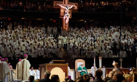 A standing ovation for Pope Francis as he celebrates mass at Madison Square Garden.