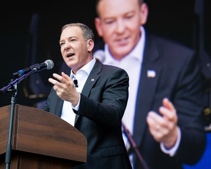 EPA Workers Unite: Union Sues to Restore Bargaining Rights Amid Allegations of Dissent Suppression