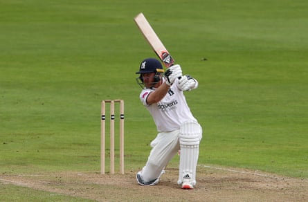 Ian Bell in action for Warwickshire