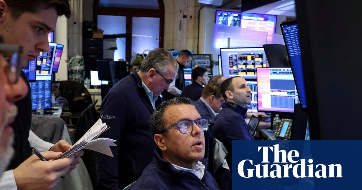 US markets see-saw as investors keep close eye on Iran war