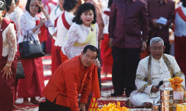 Hun Sen and his wife, Bun Rany, at the Angkor ceremony.