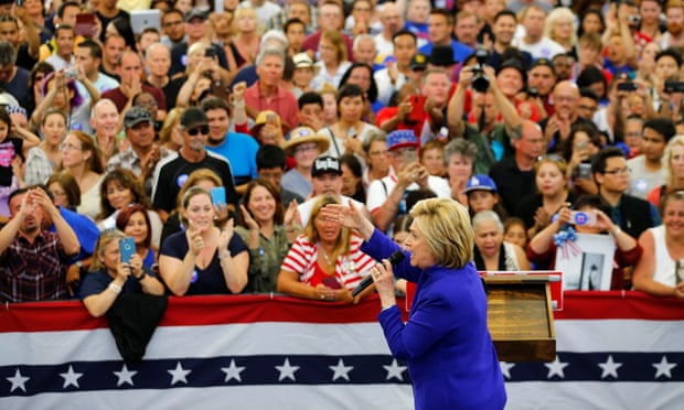 كلينتون تزعم الظفر بترشيح الحزب الديمقراطي، وساندرز يعترض 22 نون بوست