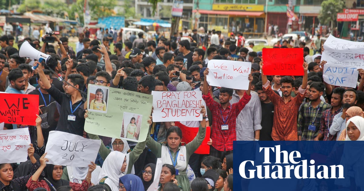 Bangladesh Students Protest After Military Jet Crash Kills 31, Mostly Children