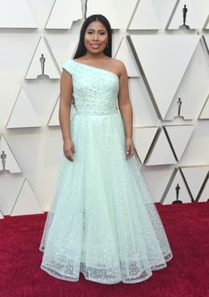 First time Oscar nominee Yalitza Aparicio walked the red carpet with her Roma co-star Marina de Tavira (who was nominated for best supporting actress), but held her own in a asymmetric floor-length aquamarine dress by Rodarte