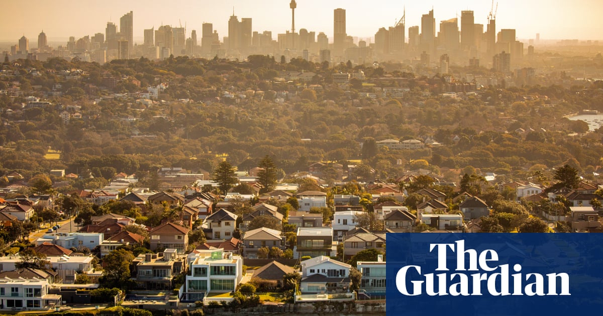 House prices fall as Sydney owners make loss on resales to escape high interest rates