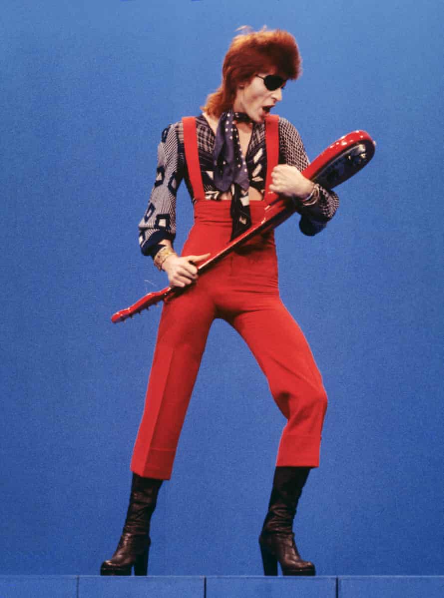 Bowie performing Rebel Rebel on Dutch TV in 1974.