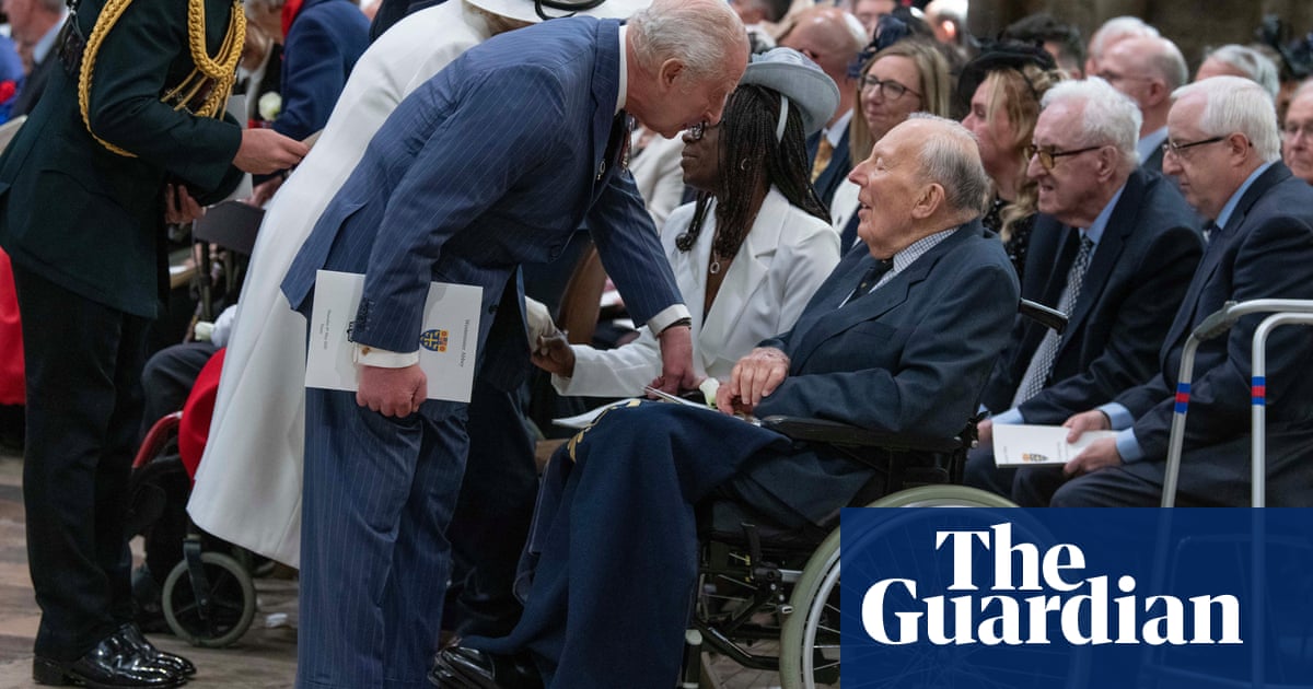UK veterans honoured at Westminster Abbey VE Day service