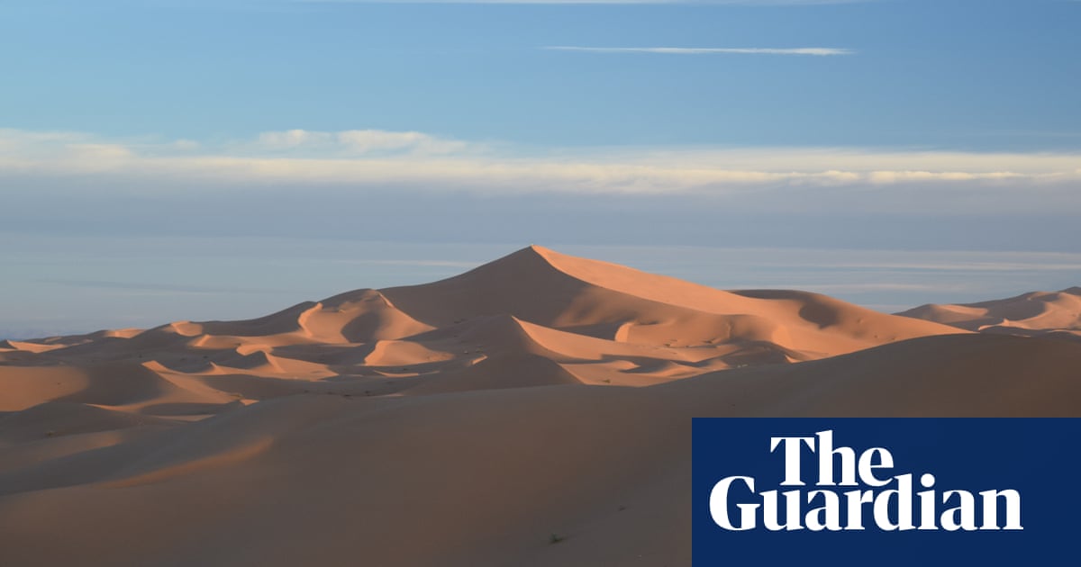 Scientists unearth mysteries of giant, moving Moroccan star dune | Geology