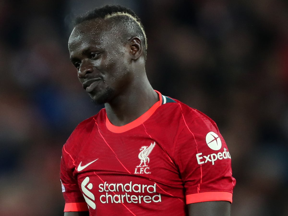 Sadio Mané limps off for Senegal to hand Liverpool fresh injury scare | Liverpool | The Guardian