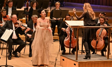 The London Symphony Orchestra conducted by Barbara Hannigan with soprano Aphrodite Patoulidou. 