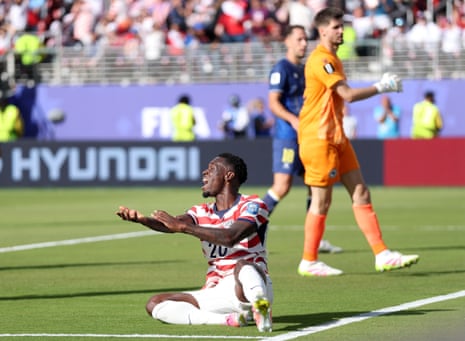 Folarin Balogun is inches away from making it 2-0. USA well on top.