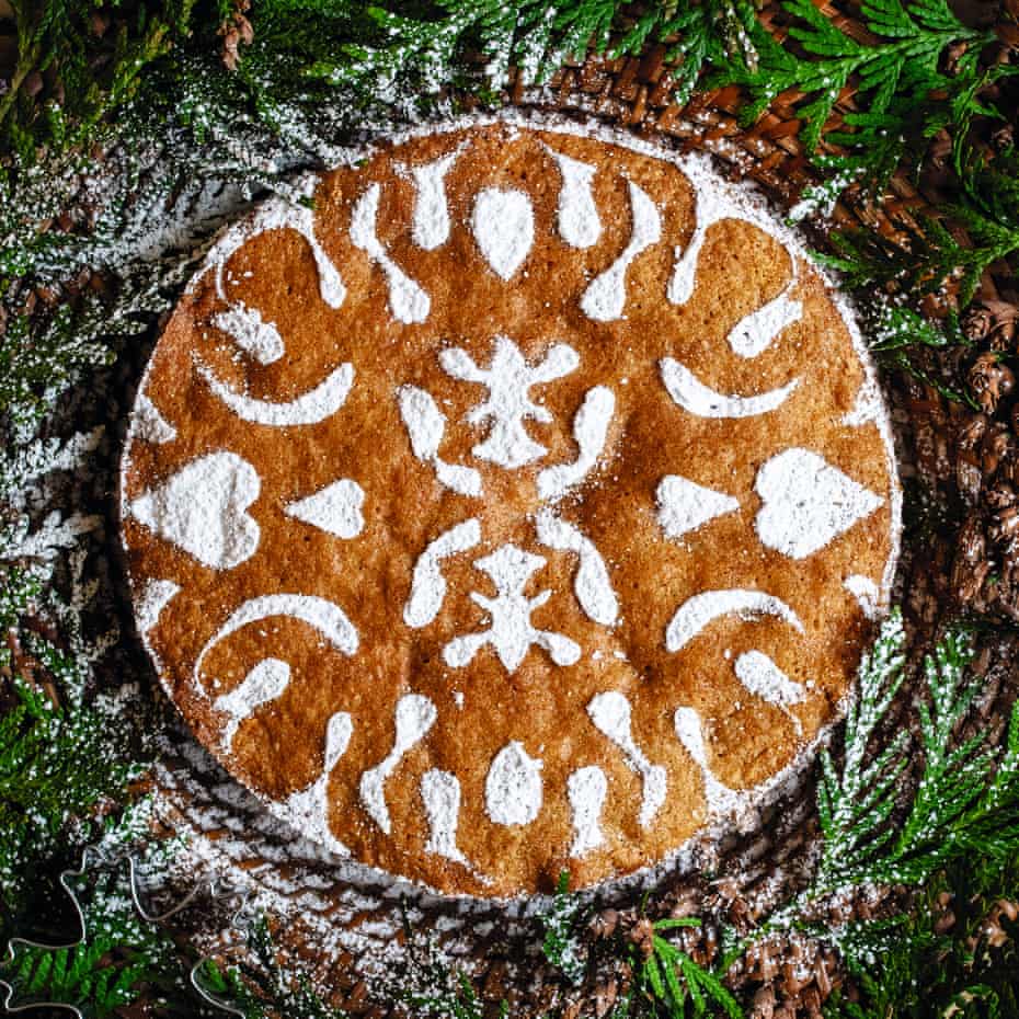 Anja Dunk’s Schneeflocken Marzipankuchen – marzipan snowflake cake.