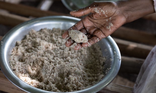 A freshly cooked fonio dish with chicken, served in a restaurant in the Neneficha area, south-eastern Senegal.