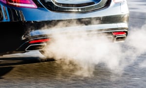 The Australian Automobile Association says consumers will pay more for cars if the government moves to cut greenhouse gas emissions rules. But the Climate Change Authority says any price rise would be offset by savings in fuel.
