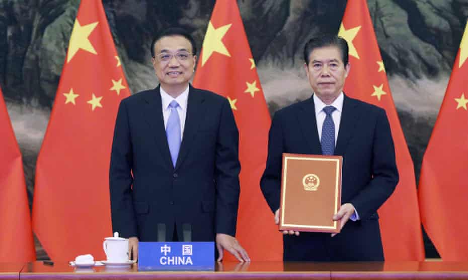 Premier Li Keqiang at the signing ceremony of the Regional Comprehensive Economic Partnership agreement at the Great Hall of the People in Beijing