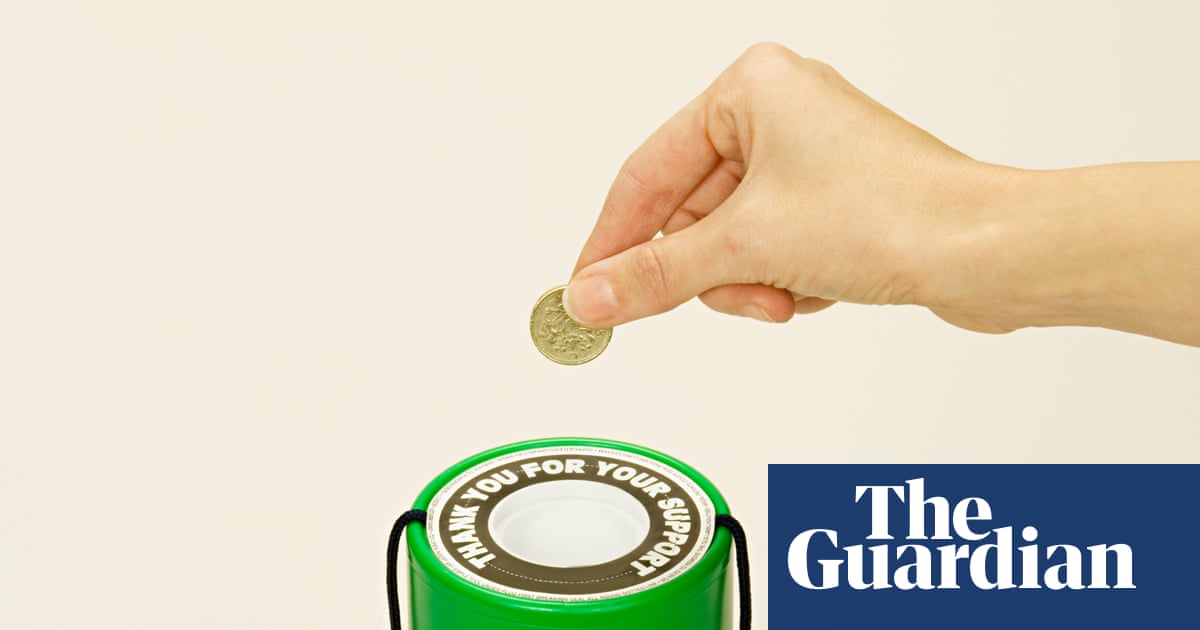 Fewer Britons giving to charity, study says, with donations down by 1.4bn